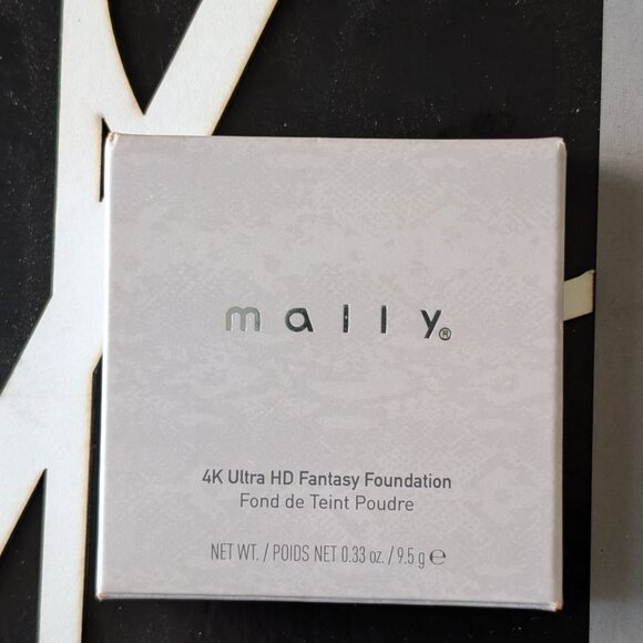Mally 4K Ultra HD Fantasy Foundation – Medium (0.33 oz / 9.5g) - Picture 2 of 5